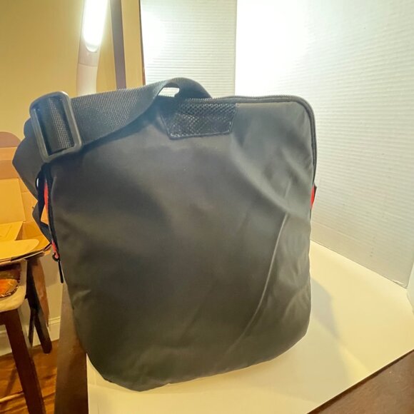 Nike Red & Black Duffle Bag With White Logo 2503 Cu In Capacity Durable Polyeste - Picture 8 of 16